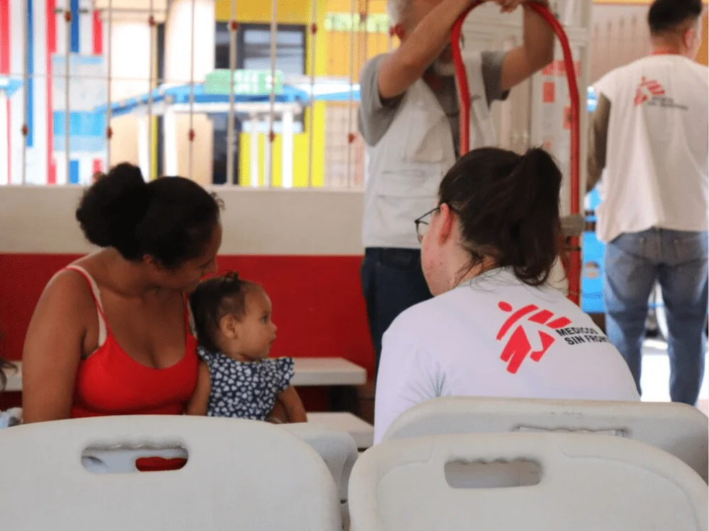 El equipo de MSF durante las atenciones a personas migrantes © MSF
