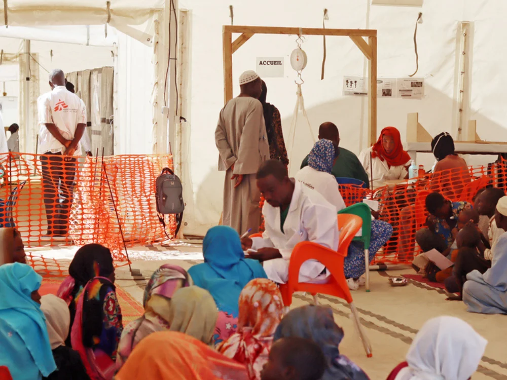 Dentro de la sala de triaje del hospital gestionado por MSF en el campo de personas refugiadas de Ourang, en el este de Chad. © Renaud Masbeye/MSF
