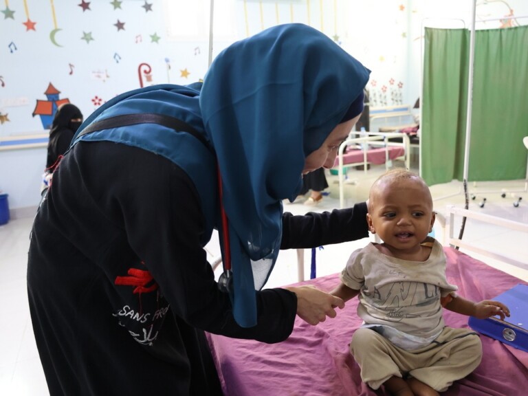 MSF brinda servicios pediátricos en el Hospital Materno Infantil Al-Qanawis, Yemen