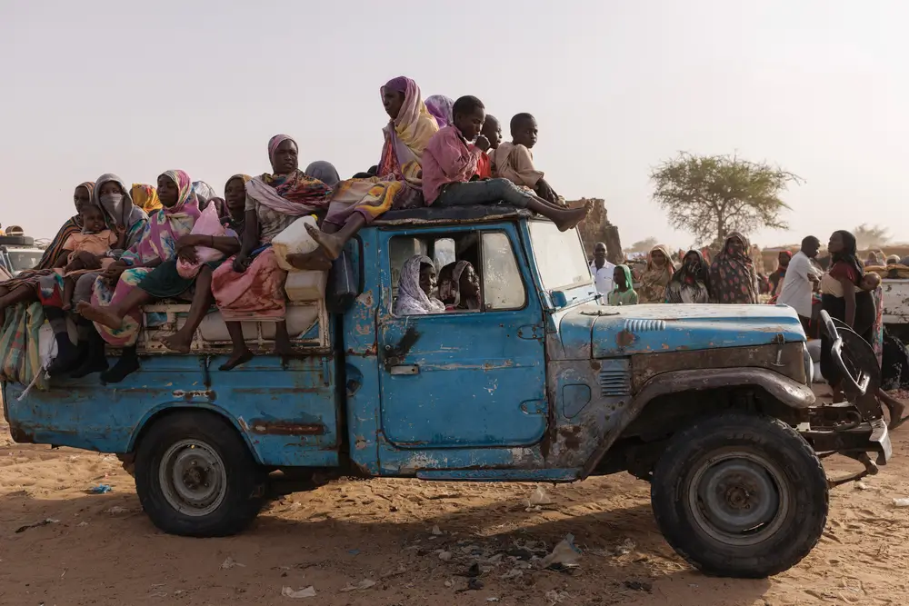 Personas desplazadas que huyen del conflicto en Sudán
