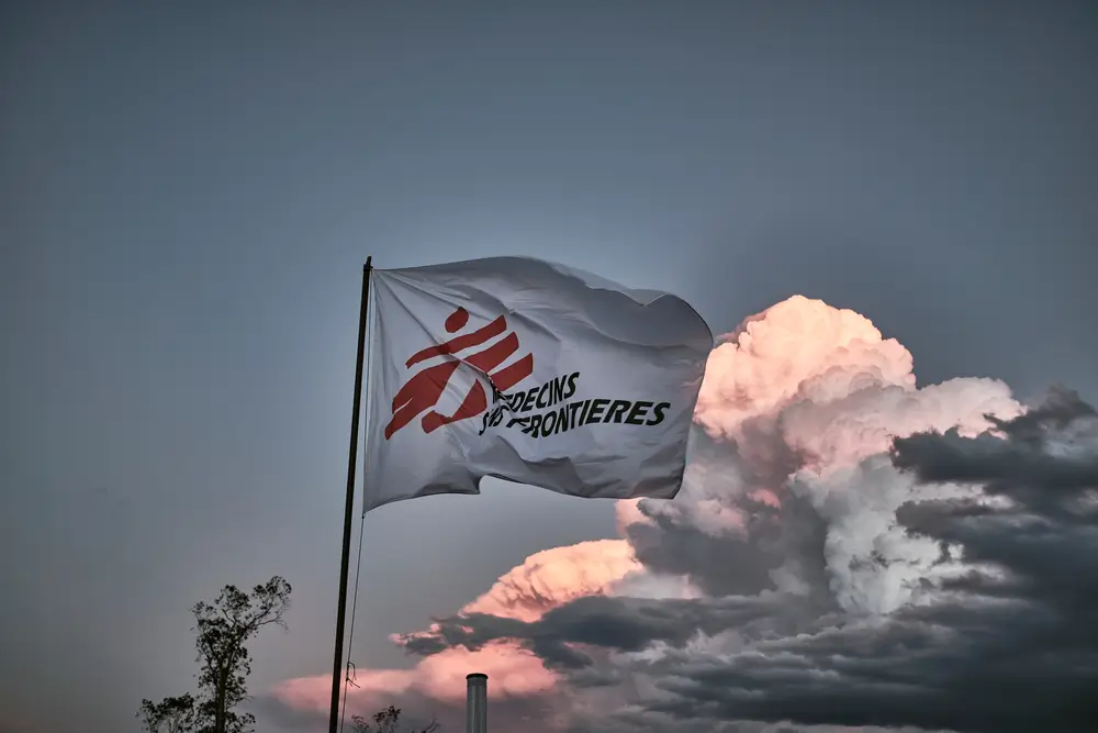 Bandera de Médicos Sin Fronteras