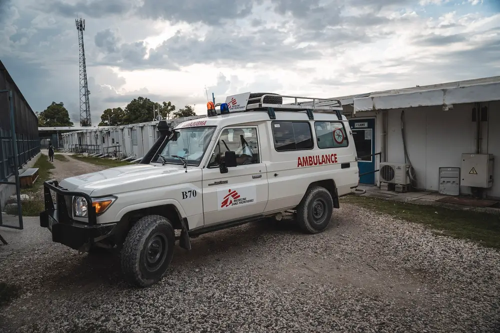 Ambulancia de MSF en el exterior del hospital de Tabarre. Haití, febrero de 2021.