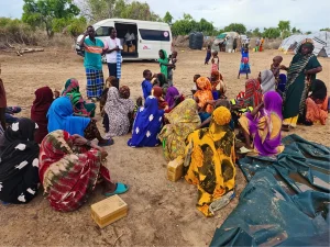 Sensibilización a la comunidad sobre el uso de purificadores de agua en Grasen, Kenia.