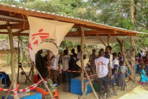 Punto de vacunación contra el sarampión de MSF en RDC