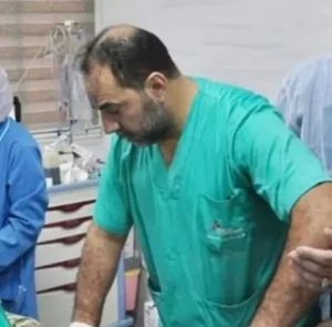 El Dr. Obeid en el Hospital Al Shifa (Gaza), en una fotografía de noviembre de 2023.