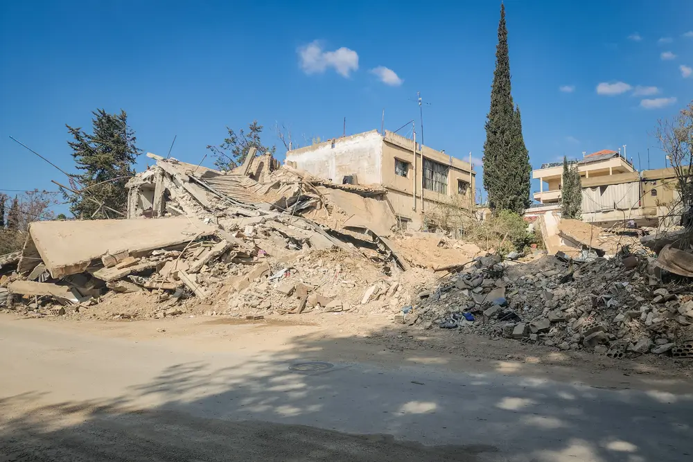 Vista general de la destrucción causada por los ataques aéreos israelíes en Baalbek. Líbano.