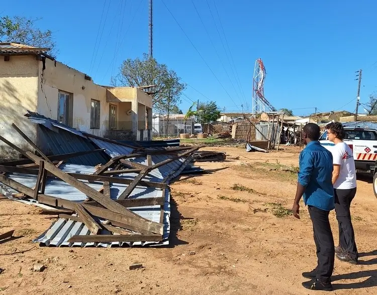 MSF ha identificado que varios centros de salud en Metuge han sufrido daños significativos por el paso del ciclón 'Chido' y necesitan apoyo logístico para rehabilitación.