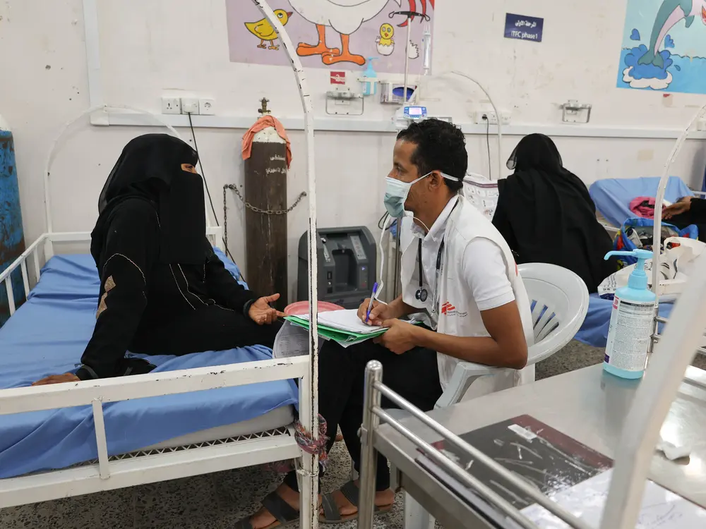 En un hospital de MSF donde se trata la desnutrición infantil en Yemen.