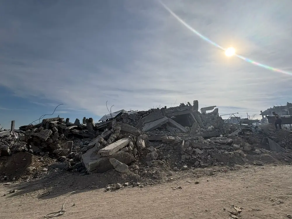 En respuesta a la destrucción del sistema de salud por parte de Israel en el norte de Gaza, MSF desplegó clínicas móviles en dos lugares, Jabalia y Beit Hanoun.