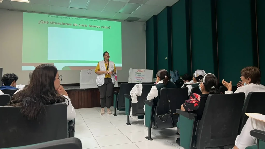 Personal de MSF durante la capacitación de primeros auxilios psicológicos a personal médico de Tamaulipas, México.