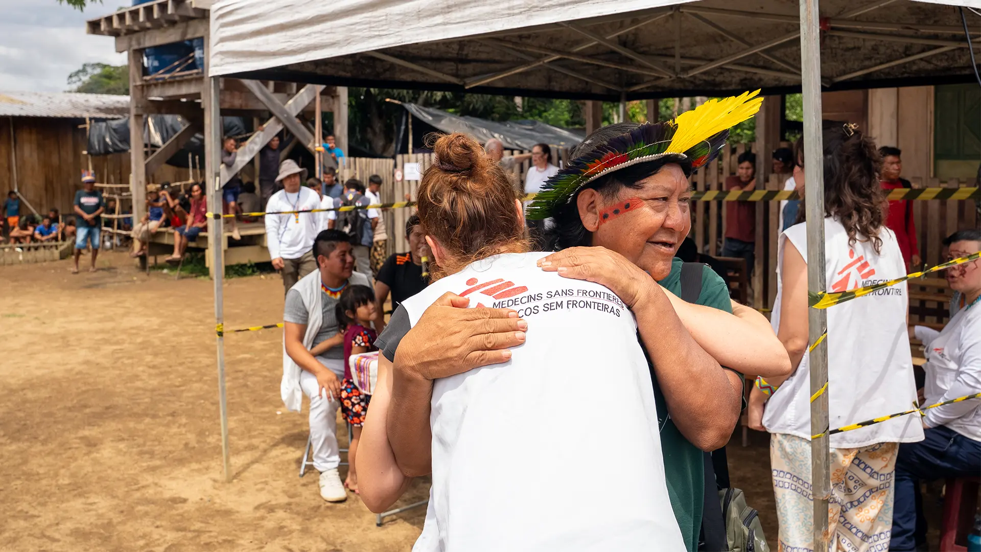 Davi Kopenawa, líder Yanomami, estuvo presente en la ceremonia de cierre de MSF en Auaris.