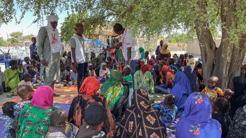 El equipo de promoción de la salud de MSF durante una demostración de cocina en Sonori, Chad.