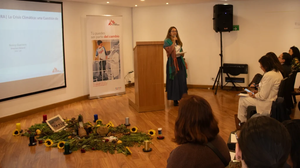 Nancy Guerrero Castillo, directora general de MSF Sudamérica de habla hispana, en el taller sobre crisis climática realizado en Bogotá, Colombia.