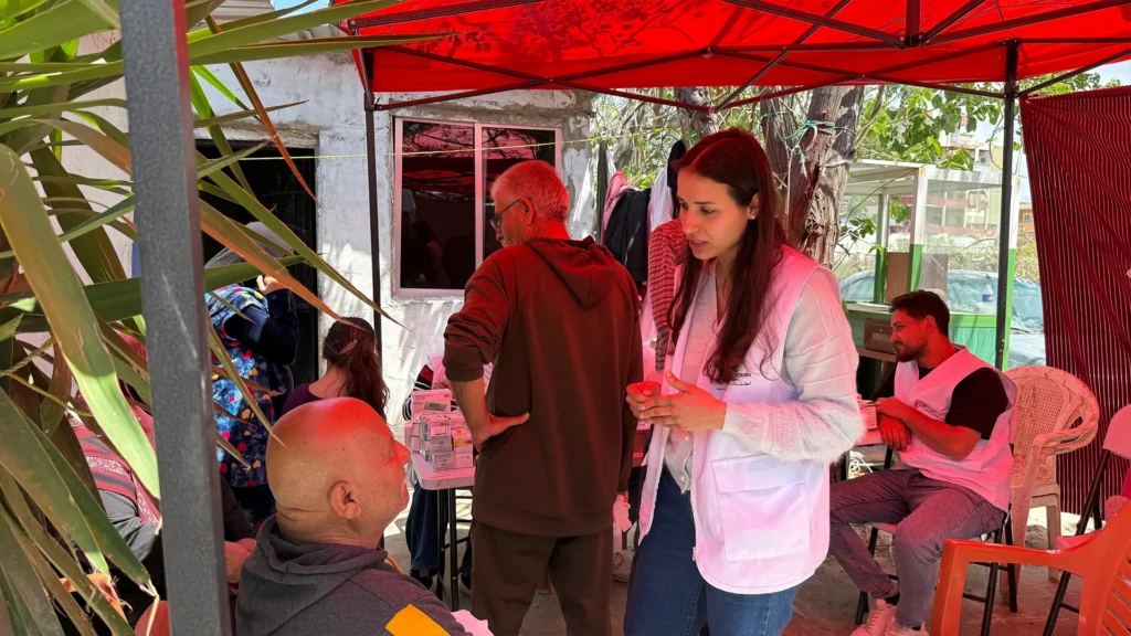 A medida que la gente comienza a regresar durante el frágil y temporal alto el fuego, los equipos de clínicas móviles de MSF en Sour y áreas circundantes están adaptando su respuesta, evaluando necesidades y llegando a comunidades aisladas.