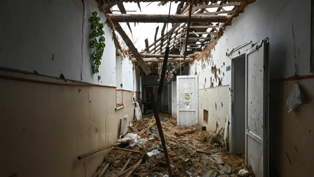 Centro de ayuda médica y sanitaria en la aldea de Davydiv Brid, óblast de Jersón, Ucrania.