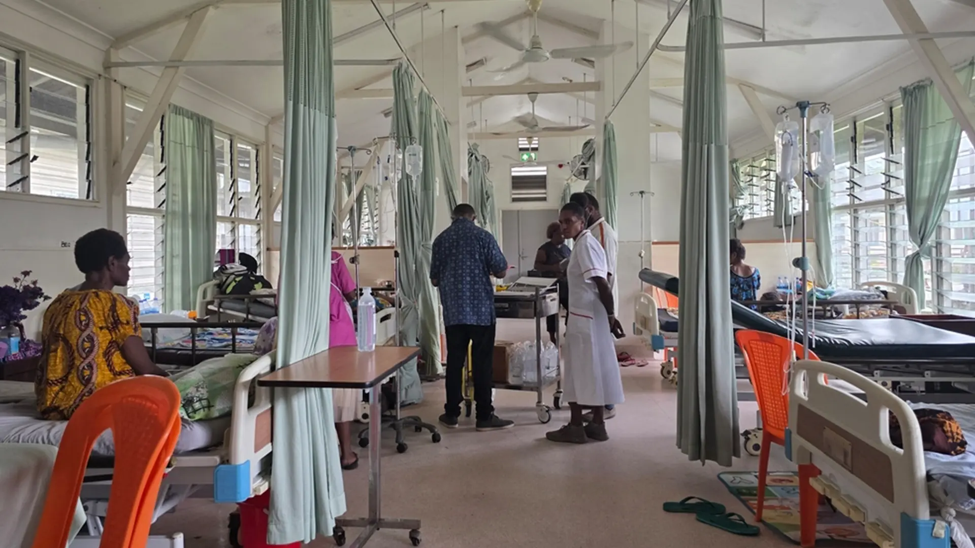 Sala de cuidados paliativos en el Hospital Provincial ANGAU Memorial, provincia de Morobe, Papúa Nueva Guinea.