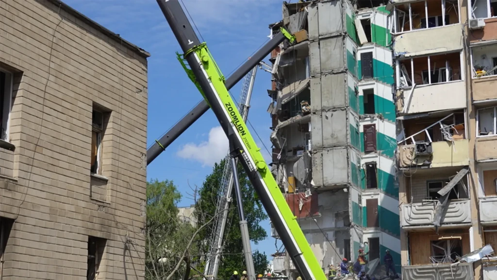 La ola masiva de ataques rusos daña infraestructuras civiles en todo Ucrania.
