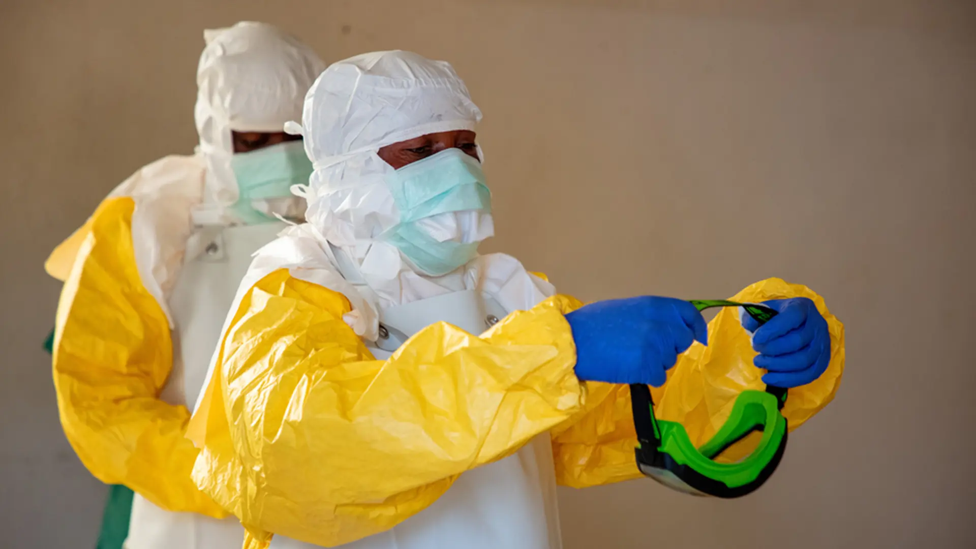 Los equipos de MSF realizaron formación para el personal del Hospital Kyeshero en Goma sobre cómo trabajar en un entorno de Ébola.