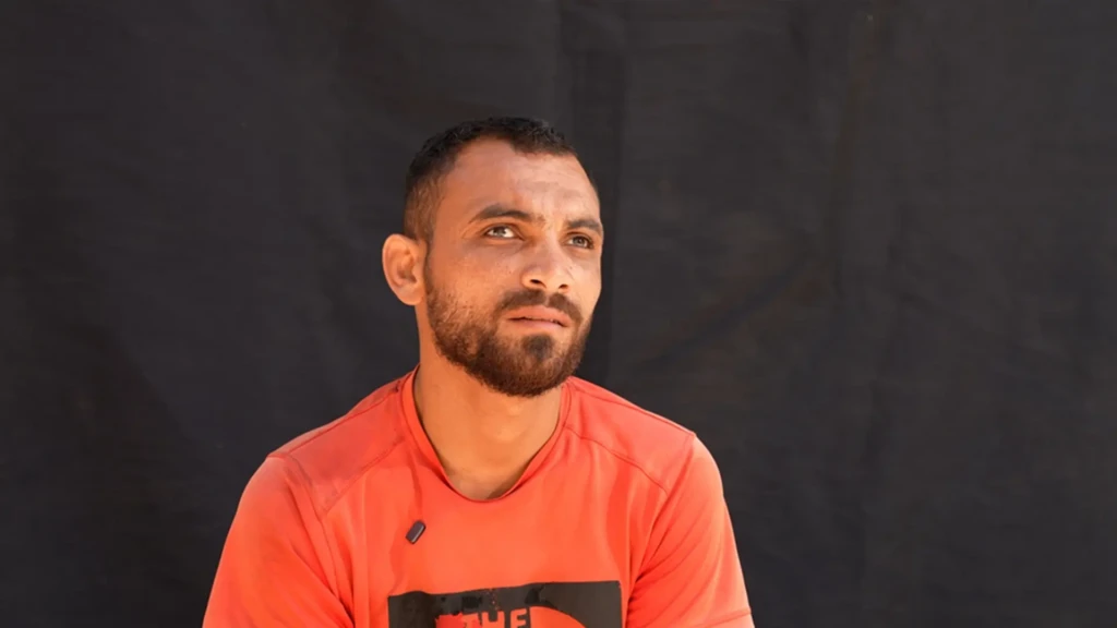 Saad resultó herido en 2025 durante una distribución de alimentos por parte de la Fundación Humanitaria de Gaza.