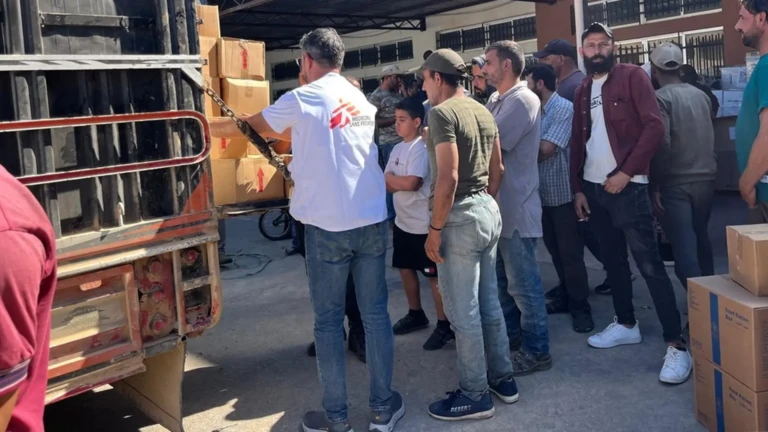 Recientemente visitamos las aldeas fronterizas del sur de Rmeich, Debel y Ain Ebel, donde las familias continúan viviendo con las consecuencias de las operaciones militares israelíes, los repetidos ataques y las continuas restricciones de movimiento.