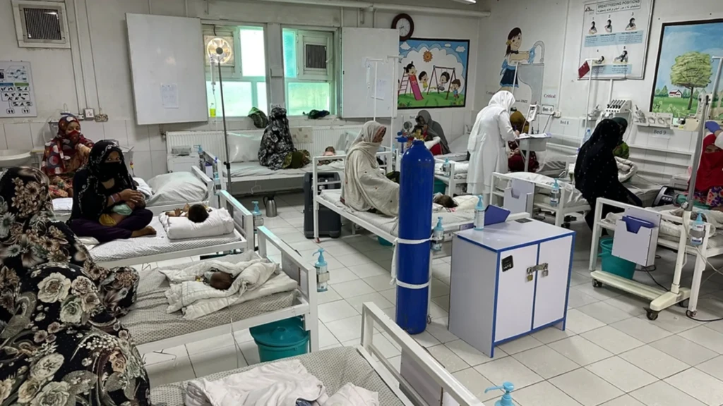 En 2026, se añadieron 20 camas adicionales al centro de alimentación terapéutica para pacientes hospitalizados en el Hospital Provincial Boost en la provincia de Helmand, elevando la capacidad total a 57 camas.