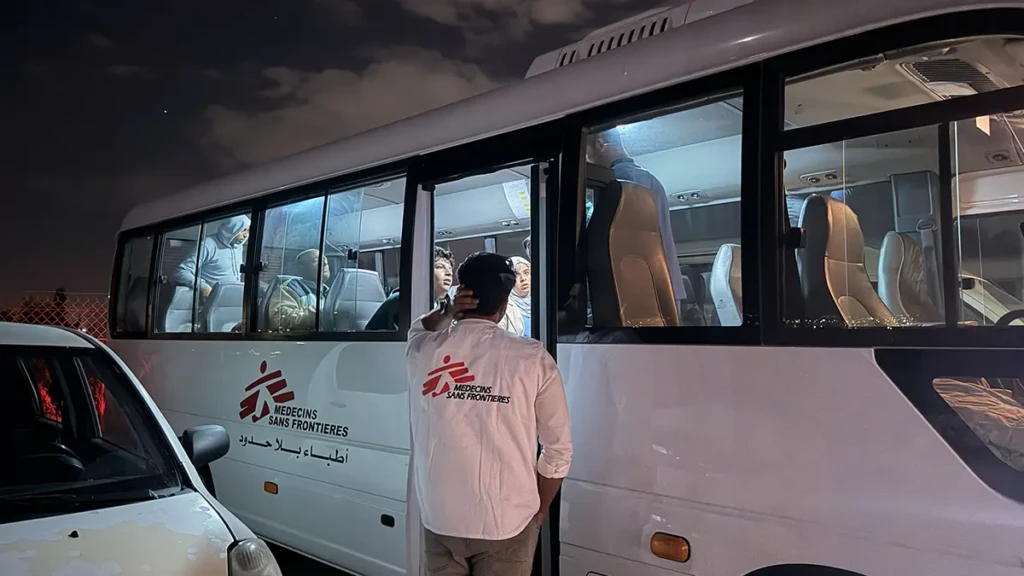 Proceso de evacuación médica de Gaza hacia RSP, el Programa de Cirugía Reconstructiva de MSF en Amán, llevado a cabo bajo el Ministerio de Salud de Jordania.