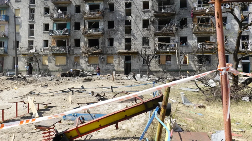 Estación de ambulancia atacada en Kiev, Ucrania, 2026.
