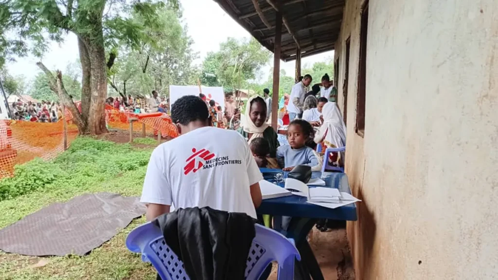 Equipo de MSF que brinda consultas médicas en la clínica móvil de West Wollega, Región de Oromia, Etiopía. Julio de 2026.