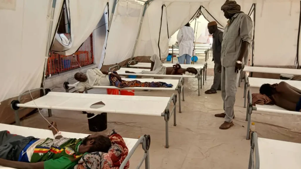 Pacientes con cólera dentro del CTC apoyado por MSF en el Hospital Al Nahda, Nyala, Darfur del Sur, Sudán.