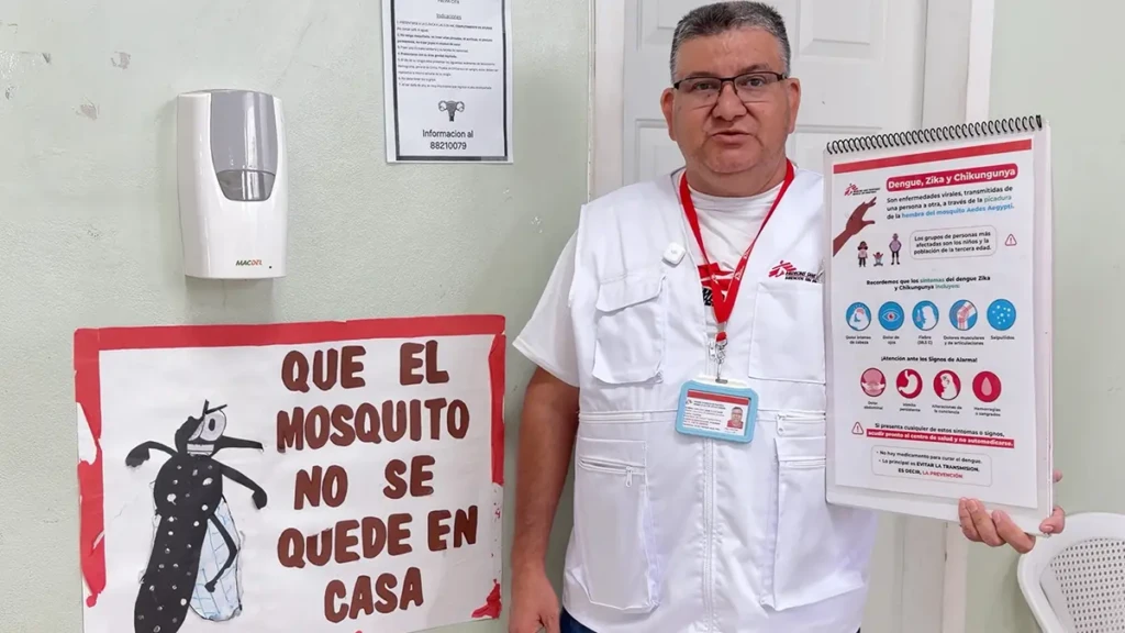 Promotor de la salud del proyecto de dengue en Honduras.