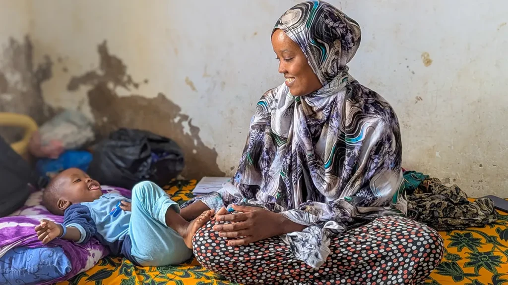 Halima Hassan Hussein dio a luz a su hijo en el Hospital Regional de Mudug. Este año lo llevó de vuelta al mismo hospital, demasiado débil para sentarse y sin alimentarse. Había probado dos instalaciones más primero. Ambos habían cerrado.