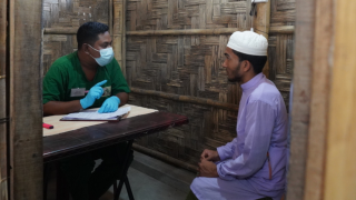 MSF responde al brote de sarna en los campos para refugiados en Bangladesh