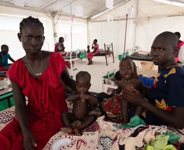 MSF atiende a pacientes con desnutrición, TB/VIH en en Leer, estado de Unity. Sudán del Sur