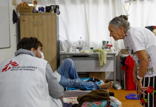 MSF trabaja en un refugio con víctimas vulnerables de las desastrosas inundaciones en el sur de Brasil