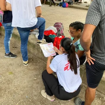 Médicos Sin Fronteras atiende a personas migrantes provenientes del Darién panameño en Costa Rica