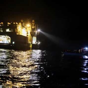 Equipo de Médicos Sin Fronteras durante un rescate de personas en el mar Mediterráneo